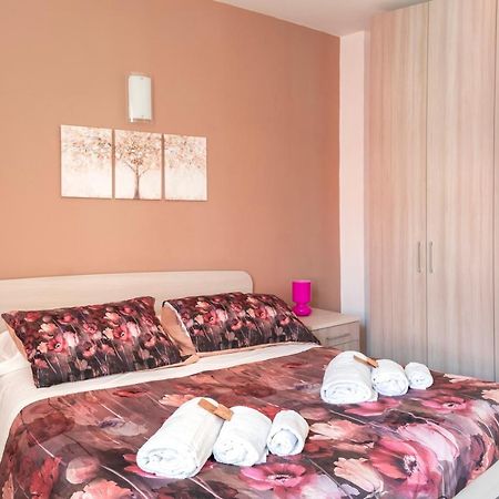 דירות Rodello A 2 Passi Da Alba With 6 Beds מראה חיצוני תמונה